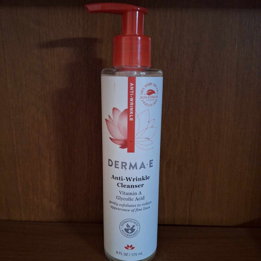 NIP Derma-E Anti-Wrinkle Cleanser